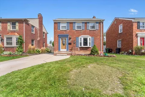 13206 Chestnut St, Southgate, MI 48195