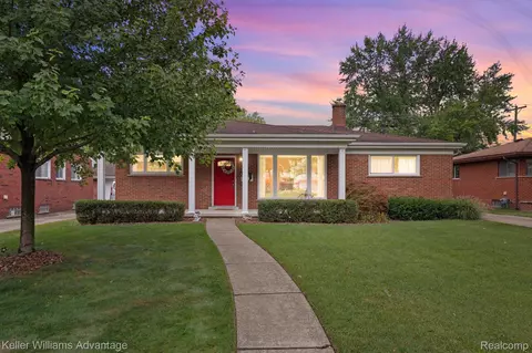 14237 Lyons St, Livonia, MI 48154