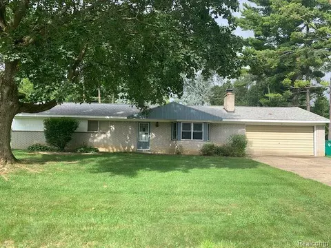 1761 Hollingsworth Dr, Commerce, MI 48390