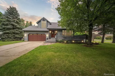7865 Katie Dr, Almont, MI 48003