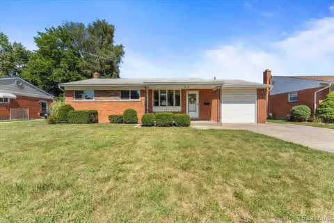 34156 Algonquin St, Westland, MI 48185