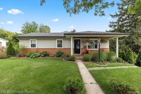 634 Union St, Milford, MI 48381