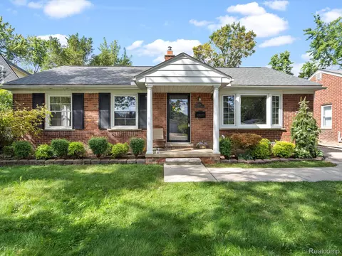 2414 W Webster Rd, Royal Oak, MI 48073