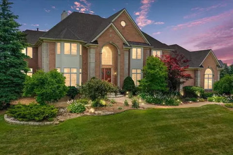 50985 Sunday Dr, Northville, MI 48167