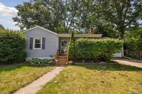 1403 W Rundle Ave, Lansing, MI 48910