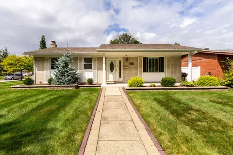 12398 Fordline St, Southgate, MI 48195