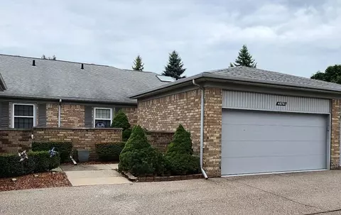 48781 Bridgeview Crt Ct, Shelby Township, MI 48315