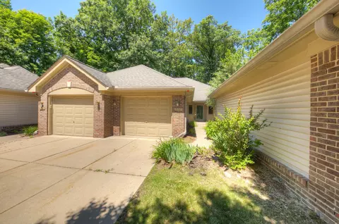 21327 Mulberry Crt Ct, Farmington Hills, MI 48336