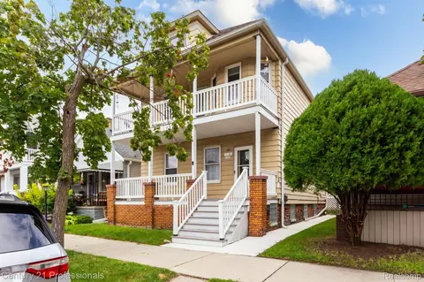 11684 Gallagher St, Hamtramck, MI 48212