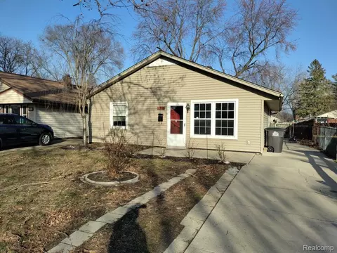 7919 Dudley St, Taylor, MI 48180