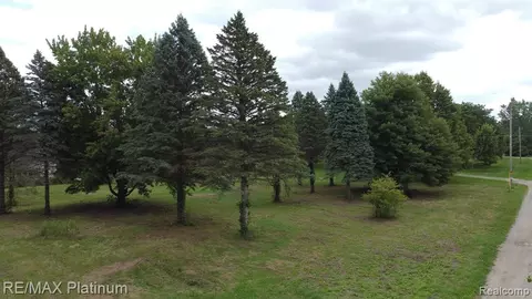 V/l Clyde Road, Fenton, MI 48430