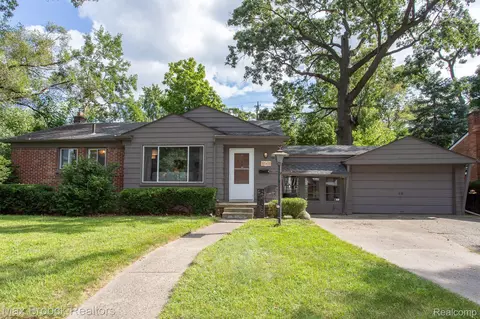 8501 Northfield Blvd, Oak Park, MI 48237