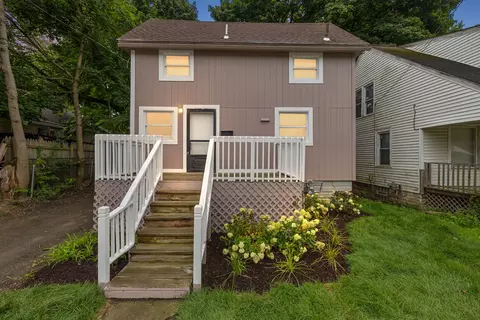 205 Harrison St, Pontiac, MI 48341