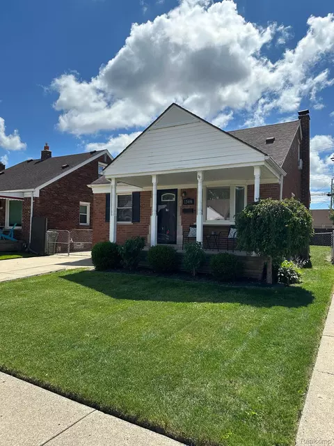 13499 Callender St, Southgate, MI 48195
