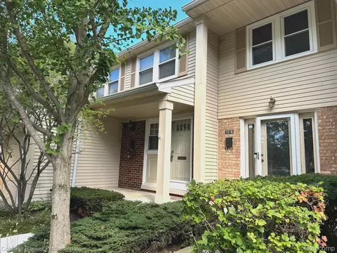 1618 Brentwood Dr, Troy, MI 48098