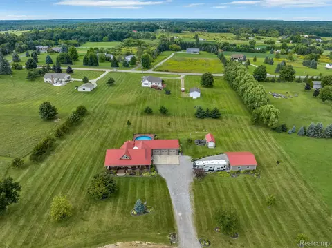 4000 Skinner Lake Rd, Oregon, MI 48446