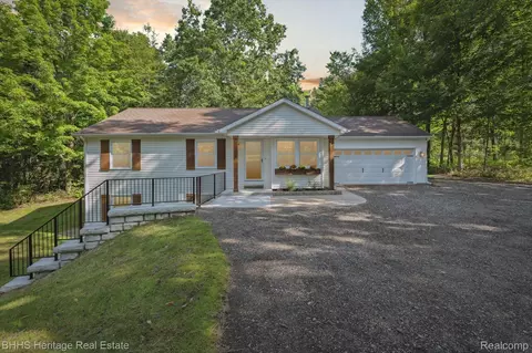 3778 Mason Rd, Howell, MI 48843