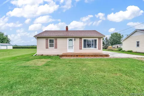 1024 Capac Rd, Berlin, MI 48002