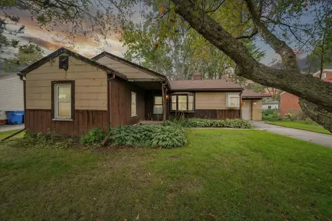 25435 Eureka Dr, Warren, MI 48091