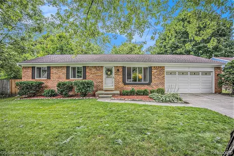21661 Rockwell St, Farmington Hills, MI 48336