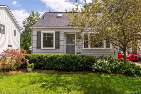 1219 W Windemere Ave, Royal Oak, MI 48073