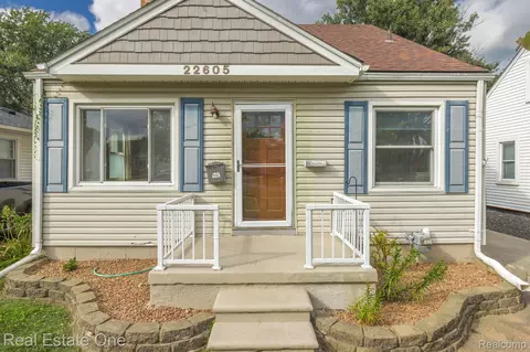 22605 Downing St, Saint Clair Shores, MI 48080