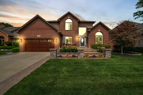 16299 White Water Dr, Macomb, MI 48042