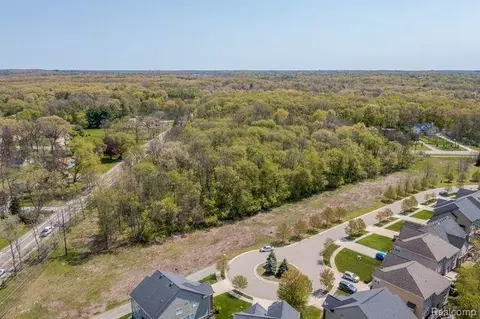 000 Wise Rd, Commerce, MI 48382 photo 2