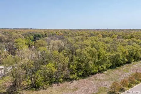 000 Wise Rd, Commerce, MI 48382 photo 9