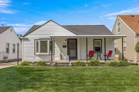 13508 Walnut St, Southgate, MI 48195