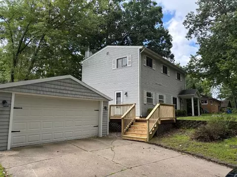 1279 Arapahoe Ave, Waterford, MI 48327