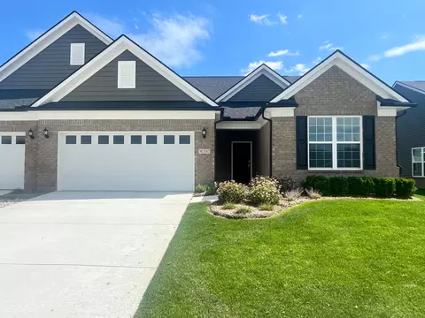 42727 Arbor Dr, Clinton Township, MI 48038