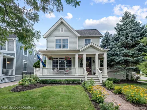 1610 Webster St, Birmingham, MI 48009