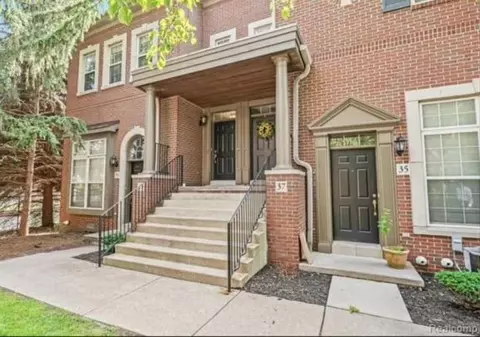 33 W Village Ln, Dearborn, MI 48124
