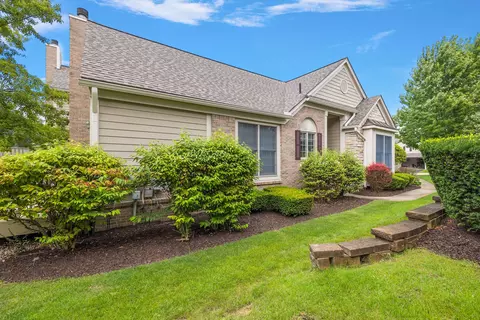 17061 Lochmoor, Northville, MI 48168