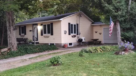 28 Linden St, Crystal Lake, MI 49635