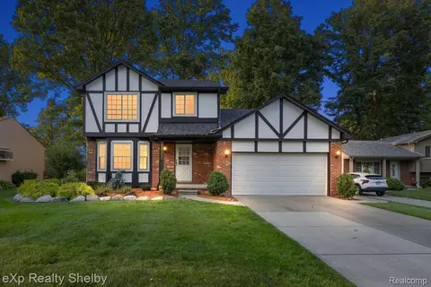 27135 Galassi Dr, Chesterfield, MI 48051