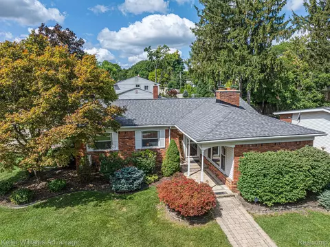 433 Provincetown Ln, Plymouth, MI 48170