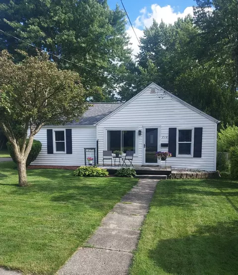 210 E Lexington St, Davison, MI 48423