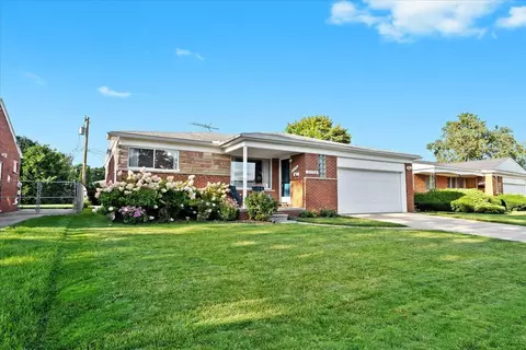 31138 Roycroft St, Livonia, MI 48154