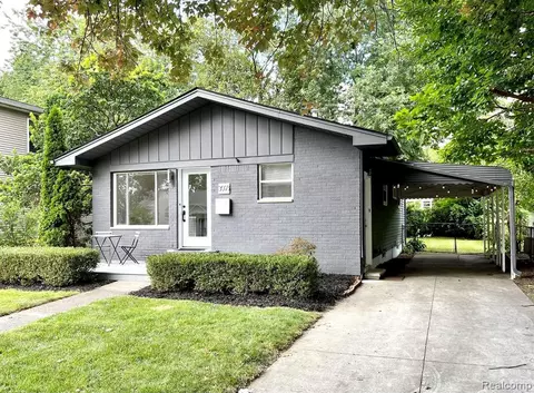 3093 Robina Ave, Berkley, MI 48072