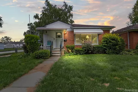 1476 N Custer Ave, Clawson, MI 48017
