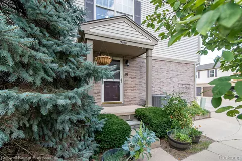 3058 Forest Creek Crt Ct, Ann Arbor, MI 48108