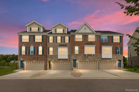 2846 Ridington Rd, Ann Arbor, MI 48105