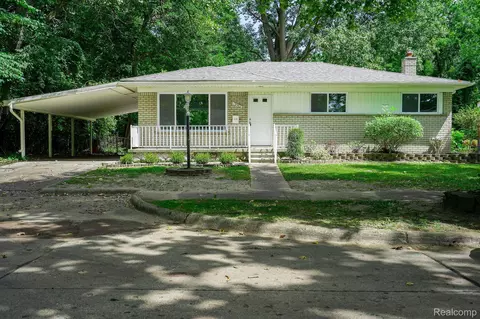 19982 Lathers St, Livonia, MI 48152
