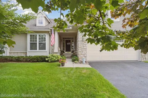 361 Stony Lake Dr, Oxford, MI 48371
