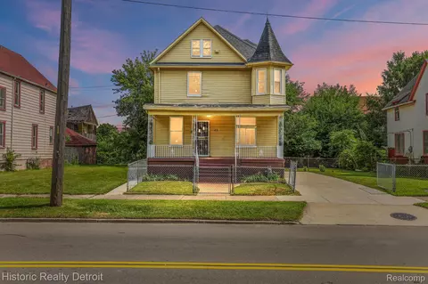 4518 Van Dyke St, Detroit, MI 48214
