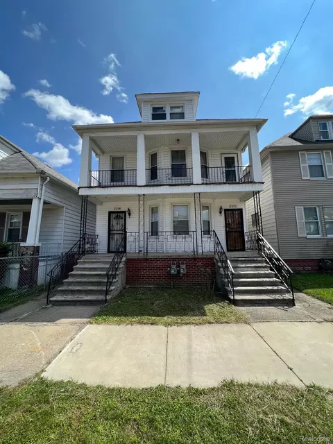 2392 Neibel St, Hamtramck, MI 48212