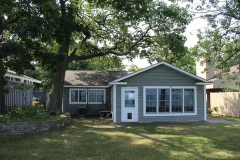 8800 Crescent Beach Rd, Caseville, MI 48755