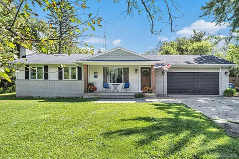 10413 Torrey Rd, Mundy, MI 48430